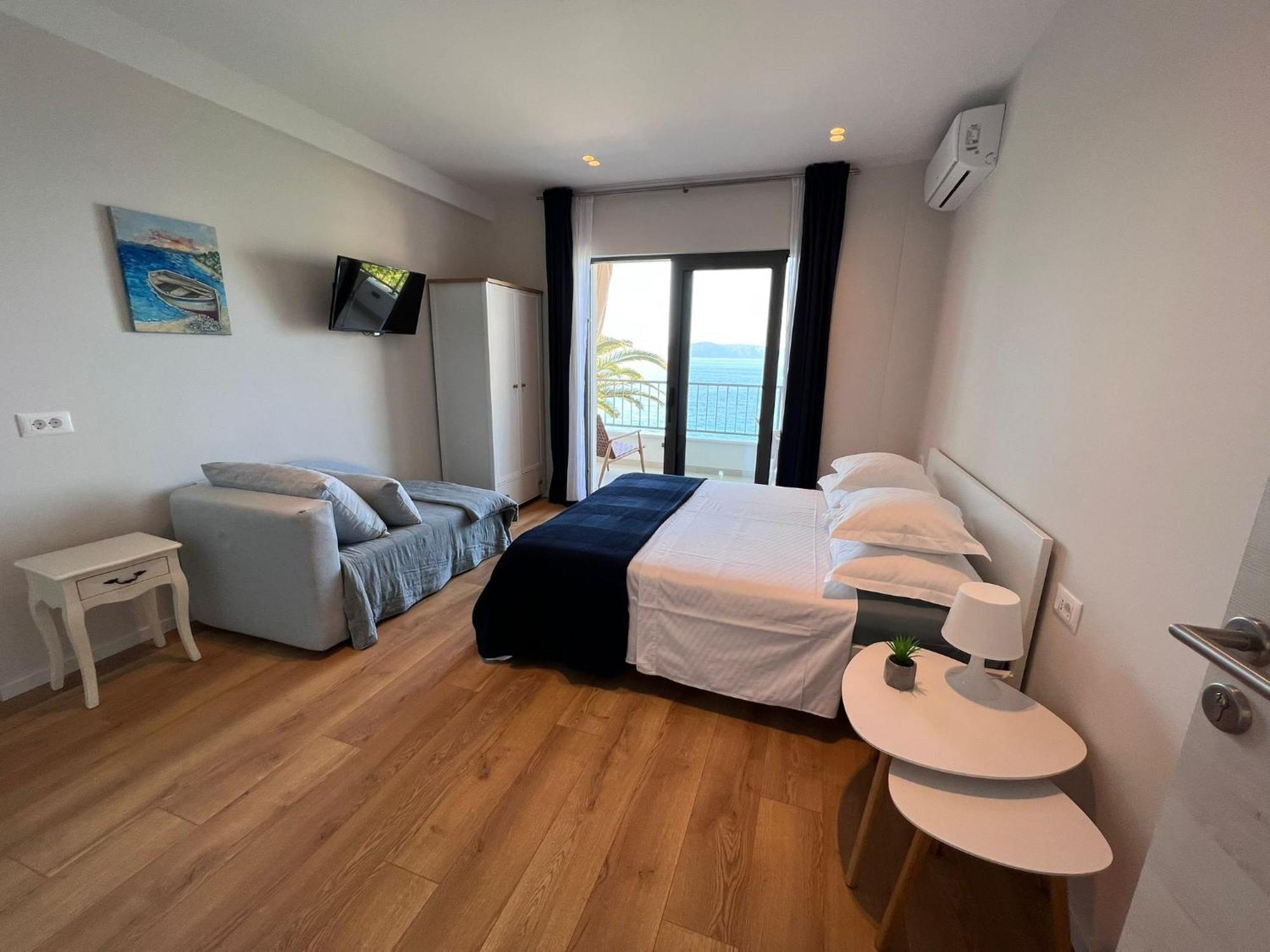 Beachfront Comfort Apartments Sinajko Podgora Luaran gambar