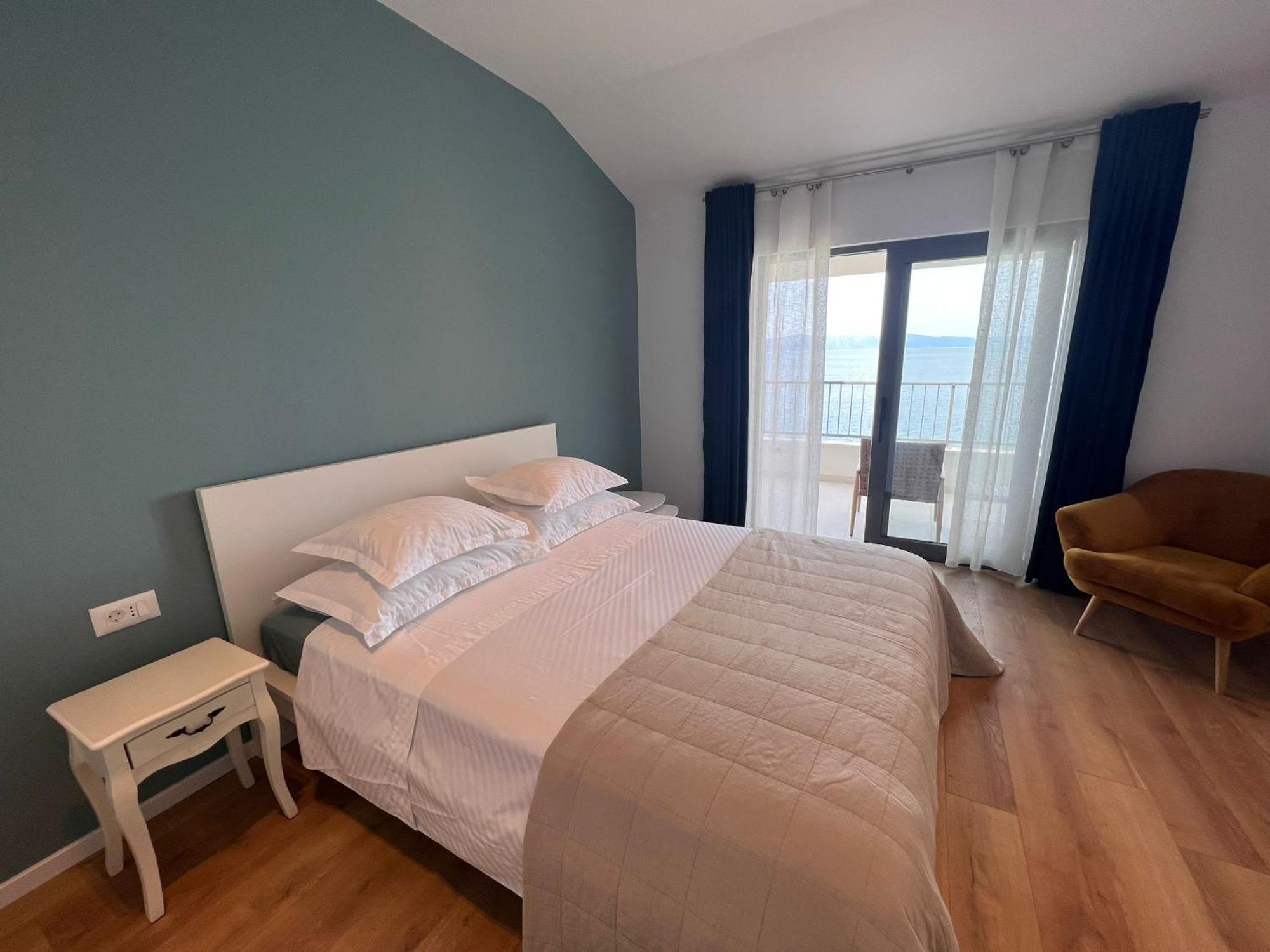 Beachfront Comfort Apartments Sinajko Podgora Luaran gambar