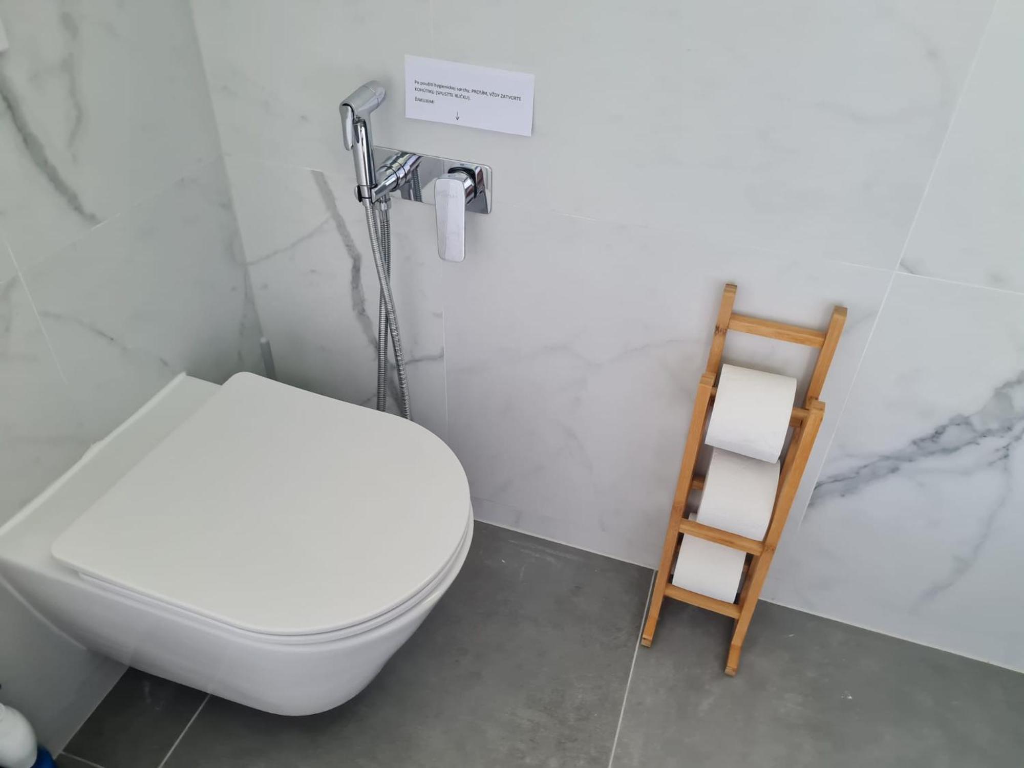Beachfront Comfort Apartments Sinajko Podgora Bilik gambar
