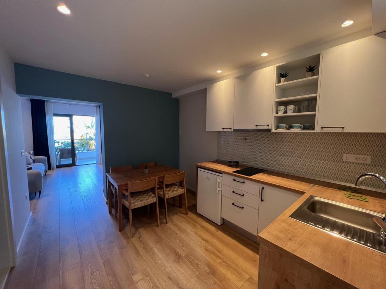 Beachfront Comfort Apartments Sinajko Podgora Luaran gambar